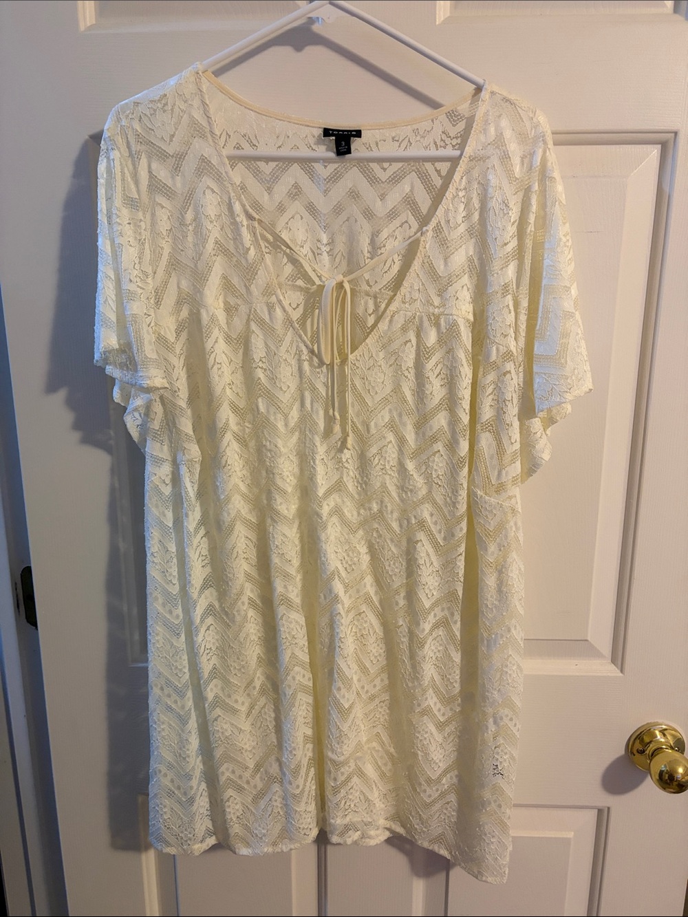 torrid Cream Lace Chevron Tie-Front Tunic